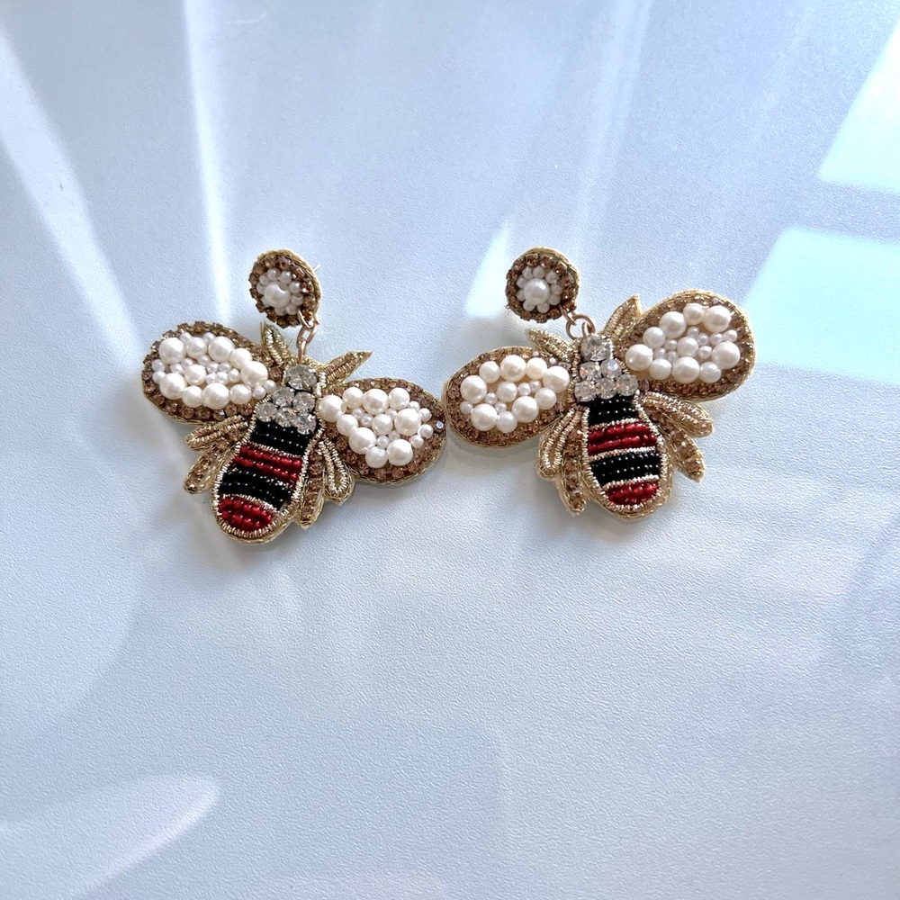 Nice, boutique jewelry. All fun &festive pieces. Colorful to match any wardrobe.